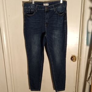 Woman's jeans, very good. Stretch blue size 18. High-rise.